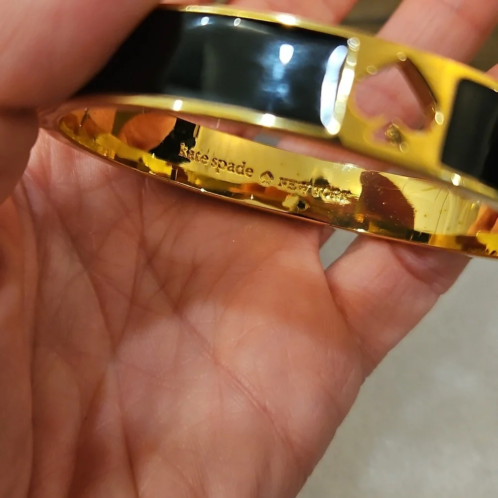 Kate Spade ♠️ Black & Gold Hole Punch Spade Hinged Bangle Bracelet - Picture 6 of 10